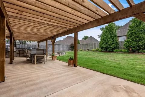 5503 S Turnberry Rd, Rogers, AR 72758