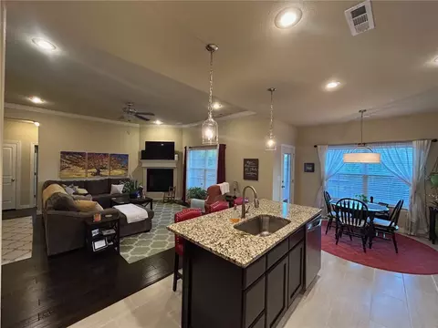 686 W Thornstone Ave, West Fork, AR 72774 photo 5