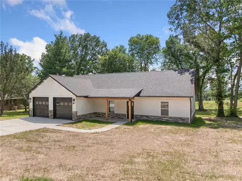 1348 Columbine Cv, Harrison, AR 72601