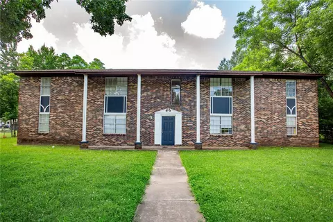 416 E K St, Russellville, AR 72801