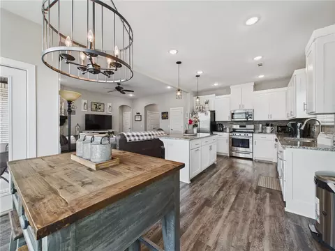 Kitchen - 4571 Hamlet St, Springdale, AR 72764 photo 2 of 5