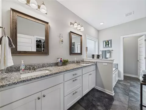 Bath - 4571 Hamlet St, Springdale, AR 72764 photo 1 of 4
