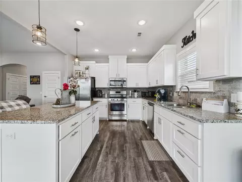 Kitchen - 4571 Hamlet St, Springdale, AR 72764 photo 3 of 5