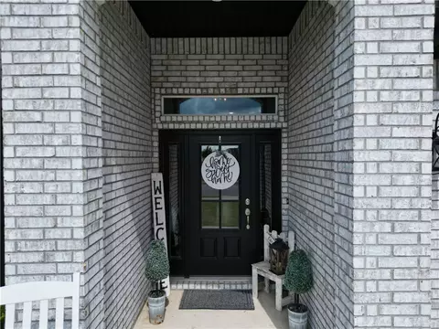 Entry Way - 4571 Hamlet St, Springdale, AR 72764 photo 1 of 4