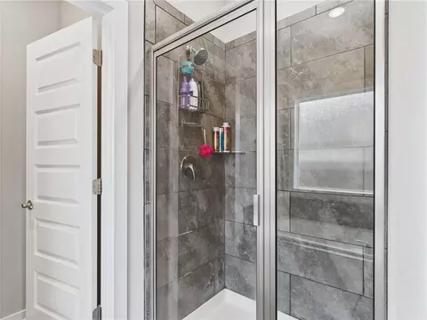 Bath - 4571 Hamlet St, Springdale, AR 72764 photo 2 of 4