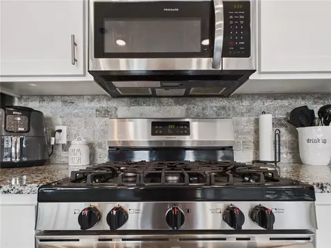 Kitchen - 4571 Hamlet St, Springdale, AR 72764 photo 5 of 5