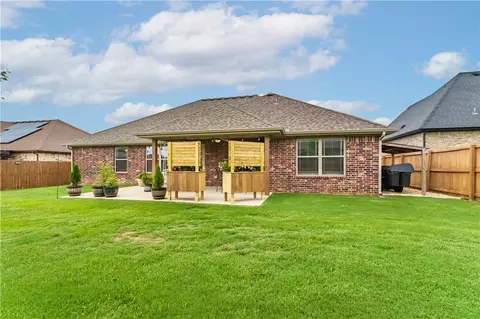 Exterior - 950 Sunset Ln, Centerton, AR 72719 photo 5 of 5