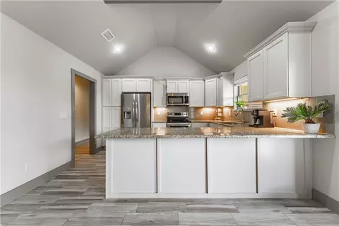 Kitchen - 950 Sunset Ln, Centerton, AR 72719 photo 2 of 4
