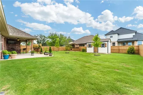 Exterior - 950 Sunset Ln, Centerton, AR 72719 photo 4 of 5
