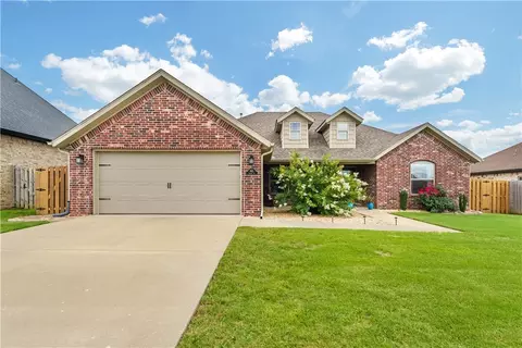 950 Sunset Ln, Centerton, AR 72719