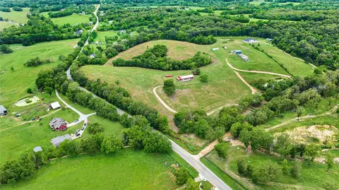 16377 Janes Rd, Siloam Springs, AR 72761