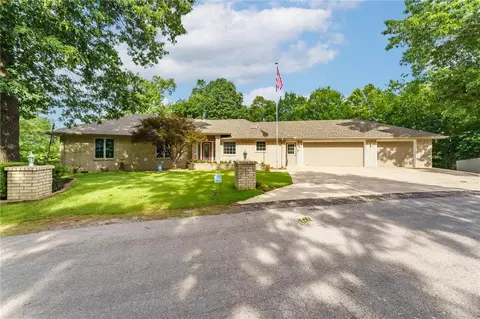 48 Mayfair Dr, Bella Vista, AR 72715