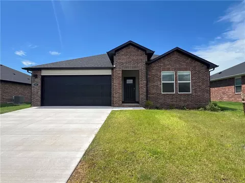211 Collie Ave, Lowell, AR 72745