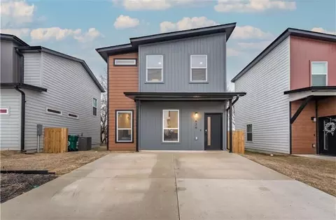620 Pacific Ave, Bentonville, AR 72713