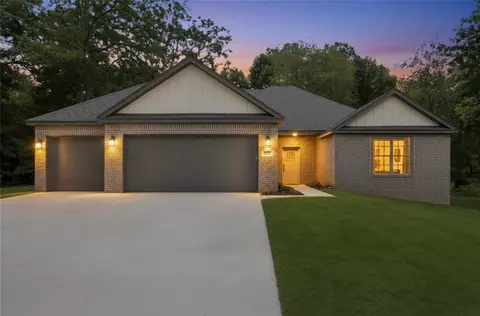 5301 Tannerwood Cv, Gentry, AR 72734