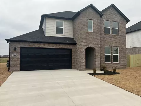 1030 Shine Pl, Bentonville, AR 72713
