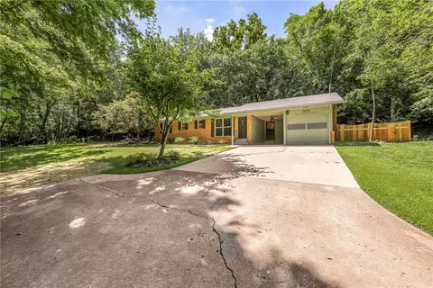 925 E Jackson Dr, Fayetteville, AR 72701