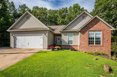 22 Witherby Dr, Bella Vista, AR 72714