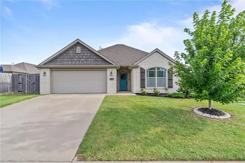 1130 Gardenia St, Centerton, AR 72719