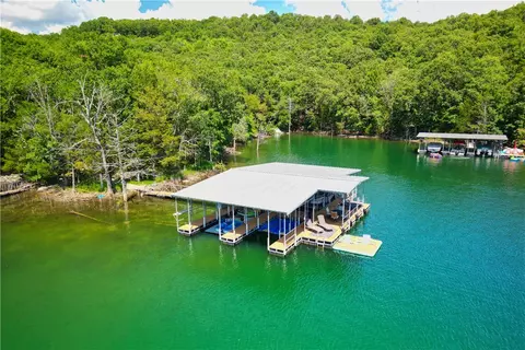 21035 Black Oak Dr, Garfield, AR 72732