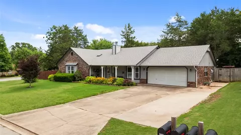 2570 N Sheffield Pl, Fayetteville, AR 72703