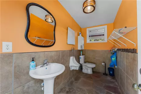 Bath - 3128 Silver Valley Rd, Harrison, AR 72601 photo 5 of 5