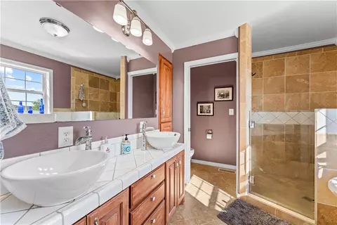 Bath - 3128 Silver Valley Rd, Harrison, AR 72601 photo 1 of 5