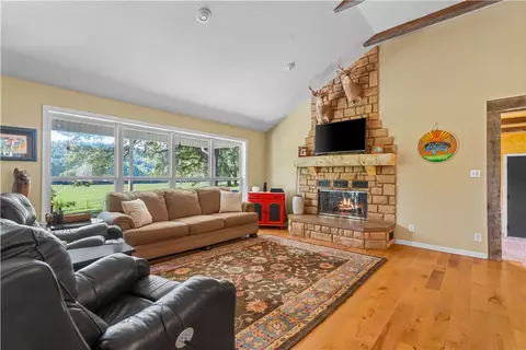 Living - 3128 Silver Valley Rd, Harrison, AR 72601 photo 1 of 2