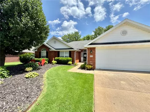 409 Bluff Dr, Lowell, AR 72745 photo 2