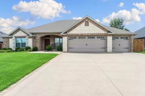 1231 Chattie Dr, Centerton, AR 72719