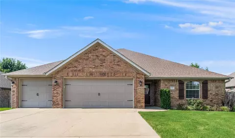 11082 Meadowsweet Dr, Prairie Grove, AR 72753