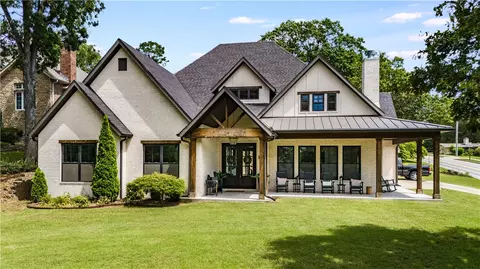 100 W Lakeview Dr, Springdale, AR 72764