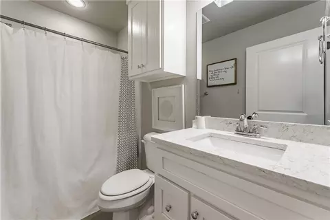 Bath - 100 W Lakeview Dr, Springdale, AR 72764 photo 5 of 5