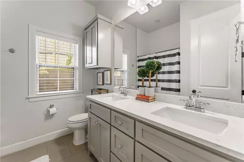Bath - 100 W Lakeview Dr, Springdale, AR 72764 photo 4 of 5