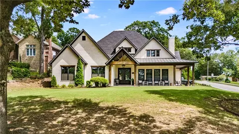 Exterior - 100 W Lakeview Dr, Springdale, AR 72764 photo 3 of 5