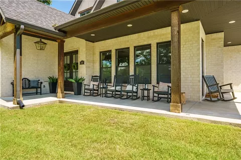 Exterior - 100 W Lakeview Dr, Springdale, AR 72764 photo 2 of 5
