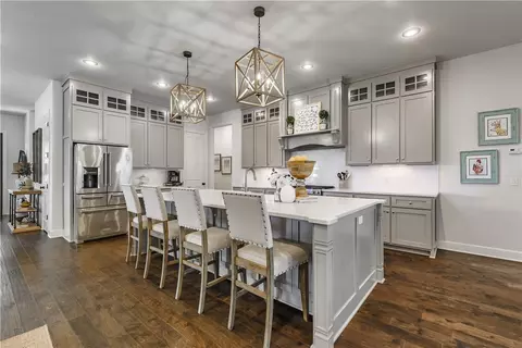 Kitchen - 100 W Lakeview Dr, Springdale, AR 72764 photo 6 of 7