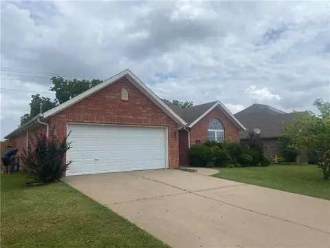 115 W Necessary Dr, Rogers, AR 72758