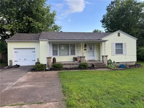 1017 Parker Ave, Springdale, AR 72764