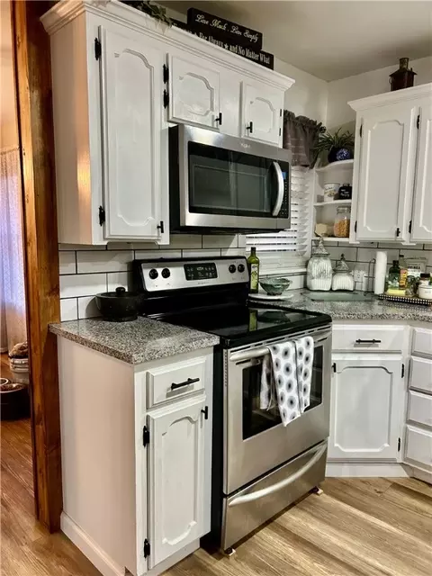 Kitchen - 3383 Sr 164 E, Dover, AR 72837 photo 4 of 9