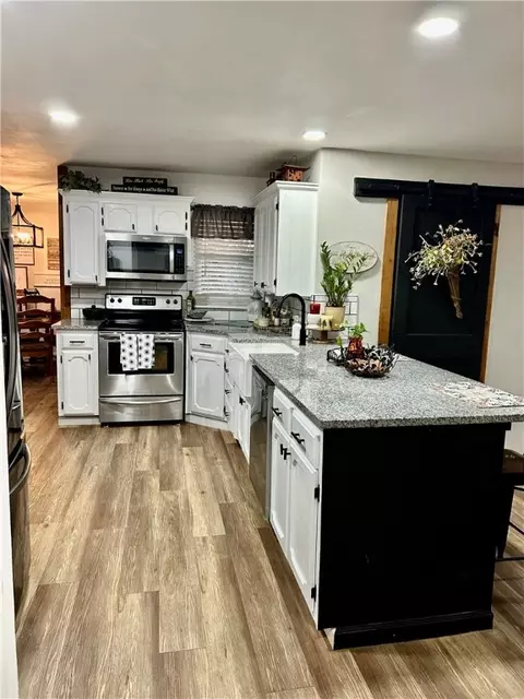 Kitchen - 3383 Sr 164 E, Dover, AR 72837 photo 6 of 9