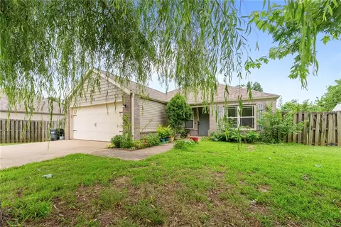 2302 12th Pl, Rogers, AR 72758 photo 3