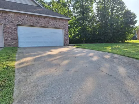 1968-1970 Peppervine Dr, Fayetteville, AR 72701