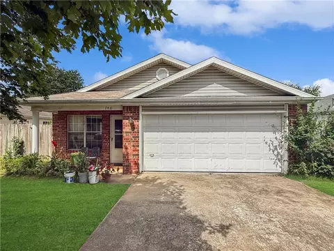 746 Locust St, Springdale, AR 72762