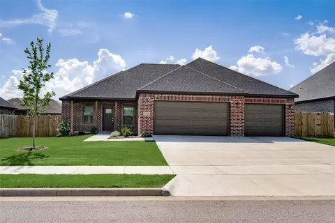 2105 Dobbs St, Pea Ridge, AR 72751