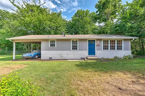 1204 W Carter St, Fayetteville, AR 72703