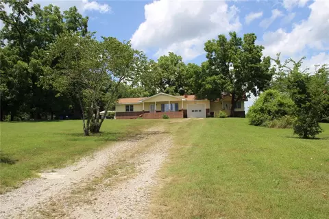 24 Cherry St, Yellville, AR 72687