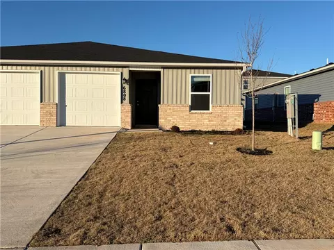 6808 SW Memphis Ave, Bentonville, AR 72713