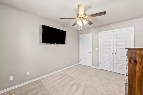 Bedroom - 910 Bob Glen Cir, Centerton, AR 72719 photo 2 of 5