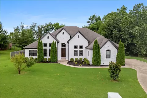 3200 Thornbury Dr, Springdale, AR 72764